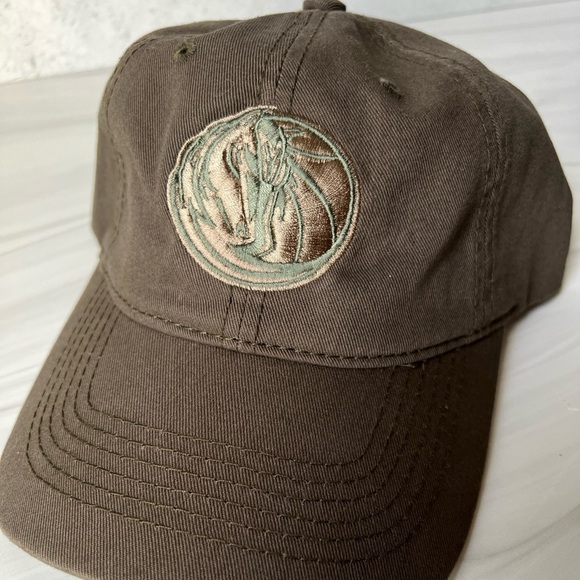 Dallas Mavericks Casual Hat W/Adjustable Clasp NWT - Picture 1 of 5